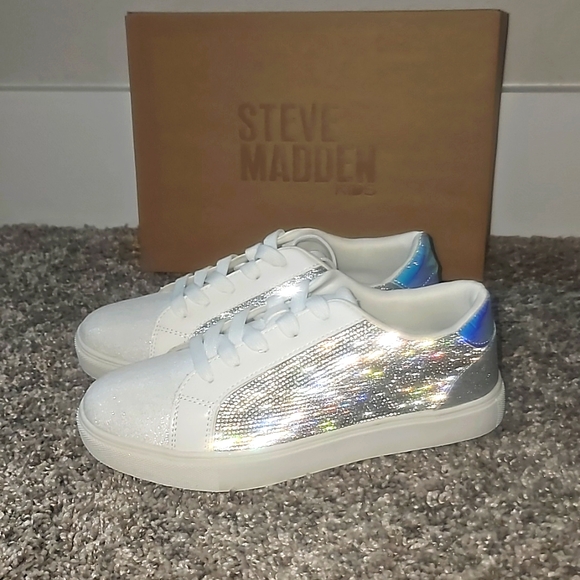 NIB Steve Madden Kids Silver Jroli blinged out Sneakers - Picture 3 of 9